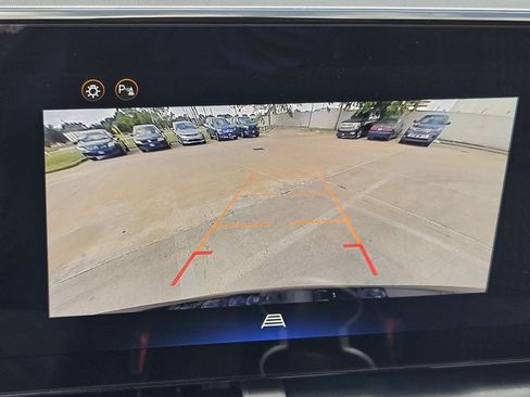 Used 2025 Chevrolet Equinox LT FWD image 18