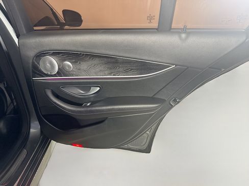 Used 2018 Mercedes-Benz E 300 4MATIC w/ Premium 2 Package (Q02) image 28