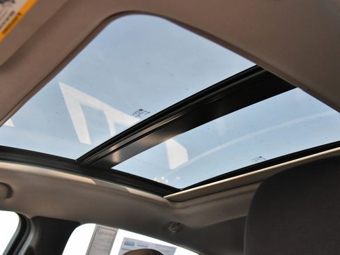 Used 2024 Chevrolet Malibu LT image 32