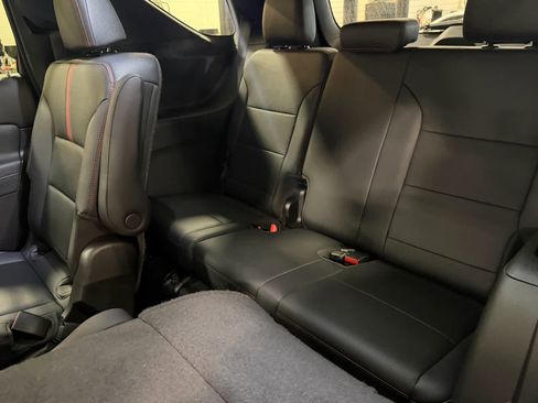 Used 2024 Chevrolet Traverse RS image 26