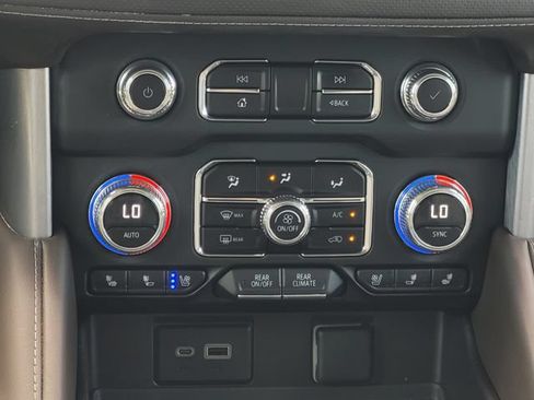 Used 2023 GMC Yukon XL SLT RWD image 18
