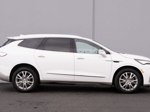 Used 2023 Buick Enclave Premium w/ Experience Buick Package image 30