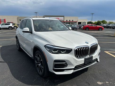 Used 2022 BMW X5 xDrive40i w/ Premium Package AWD/4WD image 3
