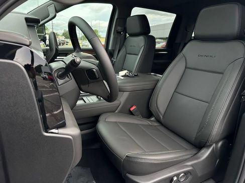 New 2026 GMC Sierra 3500 Denali w/ Denali Reserve Package AWD/4WD image 12