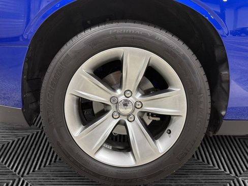 Used 2019 Dodge Challenger SXT image 11