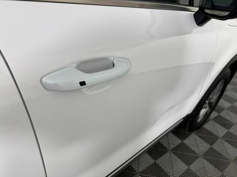 Used 2024 Kia Telluride LX image 29