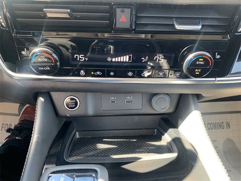 Used 2023 Nissan Rogue SL image 23