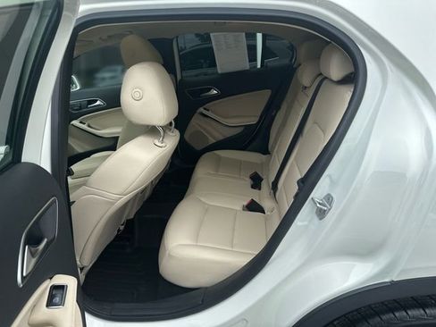 Used 2017 Mercedes-Benz GLA 250 image 24