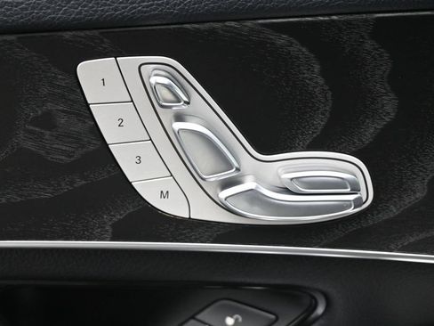 Used 2016 Mercedes-Benz GLC 300 image 4