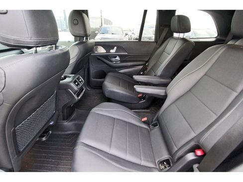 Used 2024 Mercedes-Benz GLS 450 4MATIC image 7