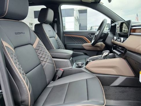 New 2026 GMC Canyon Denali w/ LPO, Denali Black Edition AWD/4WD image 14
