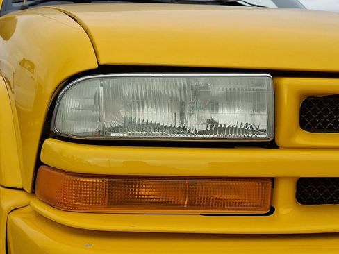 Used 2003 Chevrolet S10 Pickup LS w/ LS Preferred Equipment Group image 10