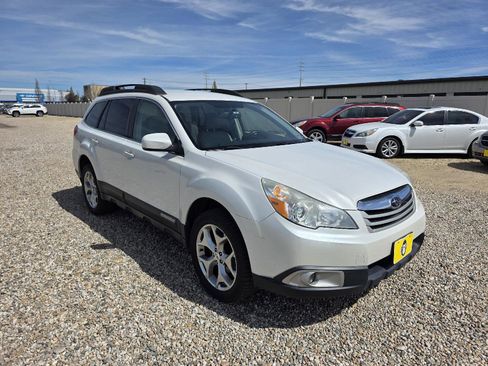 Used 2010 Subaru Outback 2.5i Premium image 3