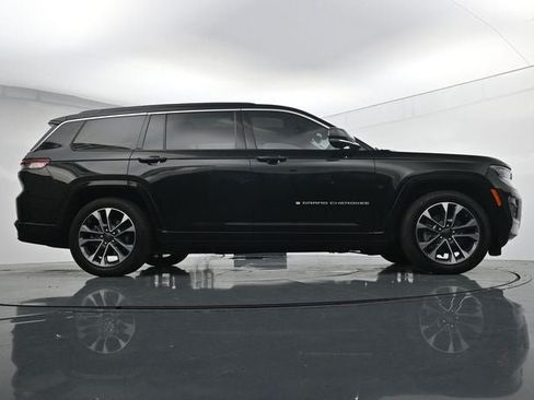 Used 2025 Jeep Grand Cherokee L Overland w/ Luxury Tech Group IV AWD/4WD image 41