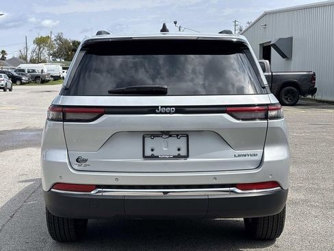 Used 2023 Jeep Grand Cherokee Limited w/ Luxury Tech Group II image 4