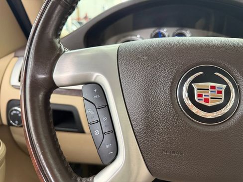 Used 2013 Cadillac Escalade Luxury AWD/4WD image 21