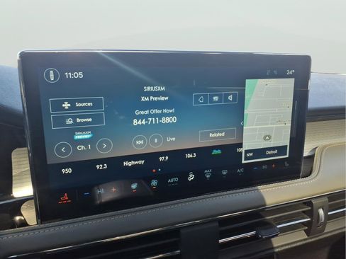 Used 2024 Lincoln Corsair AWD w/ Equipment Group 101A image 17