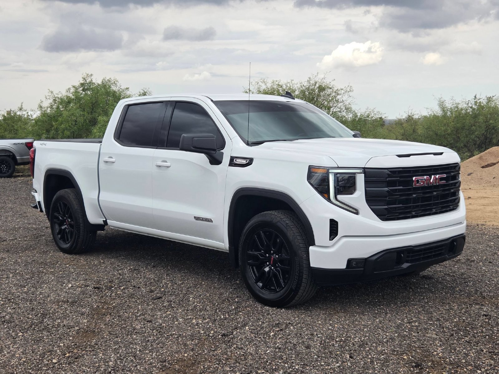 Used 2026 GMC Sierra 1500 Elevation AWD/4WD image 3