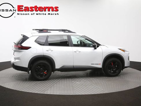 Used 2025 Nissan Rogue SV AWD/4WD image 42