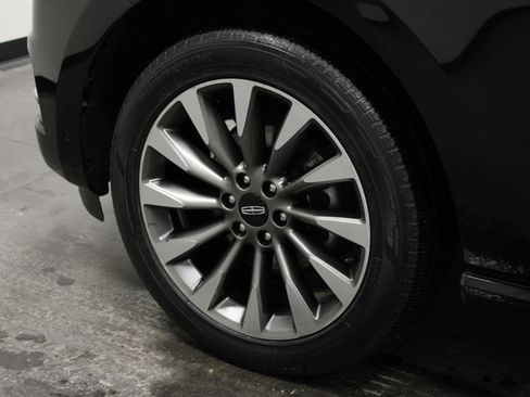 Used 2019 Lincoln Navigator L Select w/ Technology Package image 10