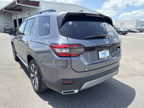 Certified 2025 Honda Pilot Touring image 6