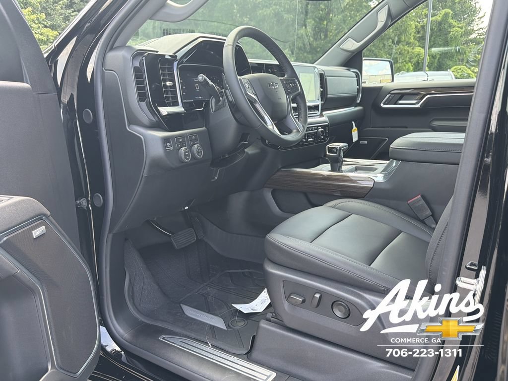 New 2026 Chevrolet Silverado 1500 RST w/ Redline Edition AWD/4WD image 12