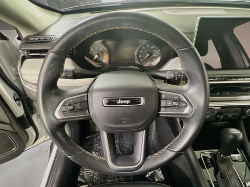 Used 2022 Jeep Compass Limited AWD/4WD image 11