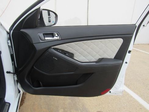 Used 2015 Kia Optima SX image 18