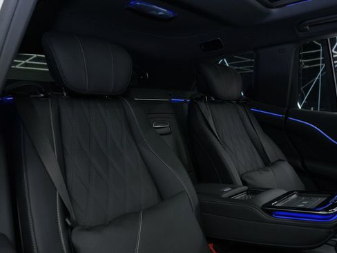 Used 2026 Mercedes-Benz Maybach GLS 600 4MATIC image 35