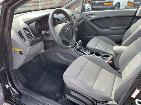 Used 2017 Kia Forte LX image 13