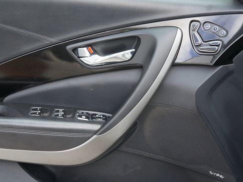 Used 2016 Hyundai Azera image 24