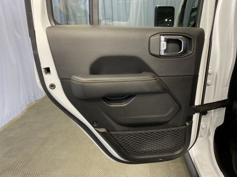 Certified 2025 Jeep Wrangler Unlimited Sahara AWD/4WD image 24