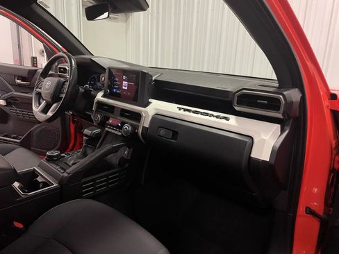 Used 2024 Toyota Tacoma TRD Off-Road AWD/4WD image 45