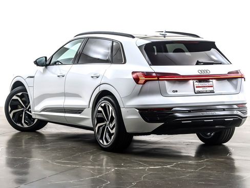 Used 2024 Audi Q8 e-tron Premium Plus w/ Premium Plus Package image 13