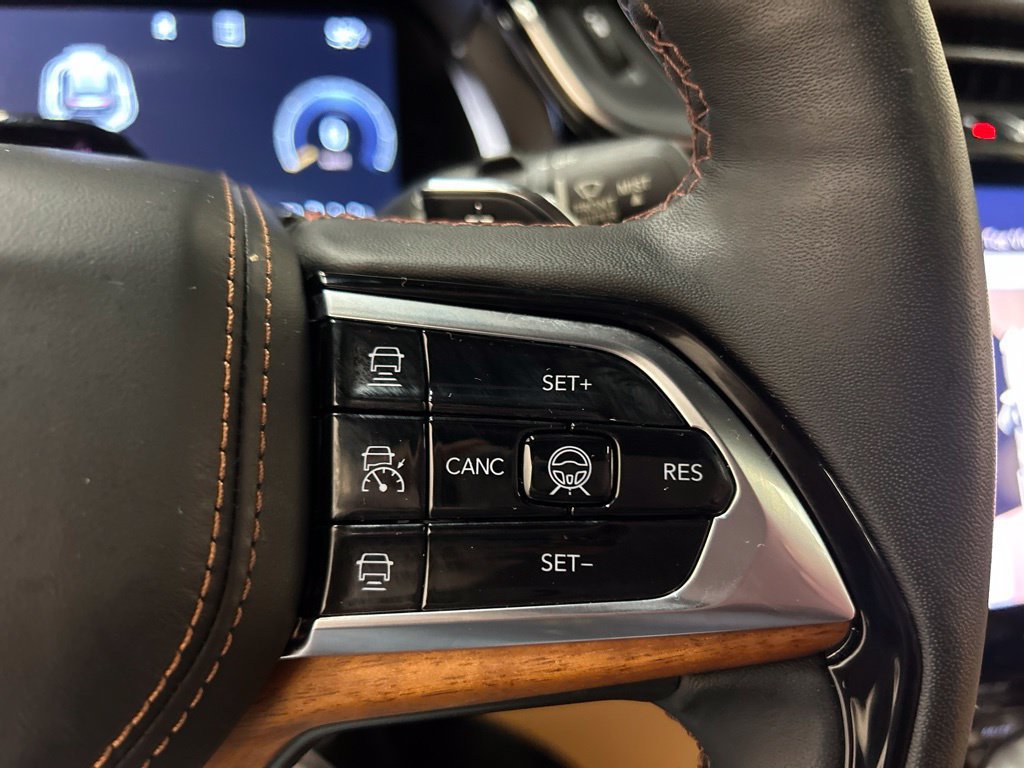 Used 2023 Jeep Grand Cherokee L Summit AWD/4WD image 26