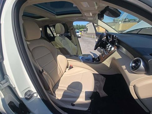 Used 2021 Mercedes-Benz GLC 300 4MATIC image 13