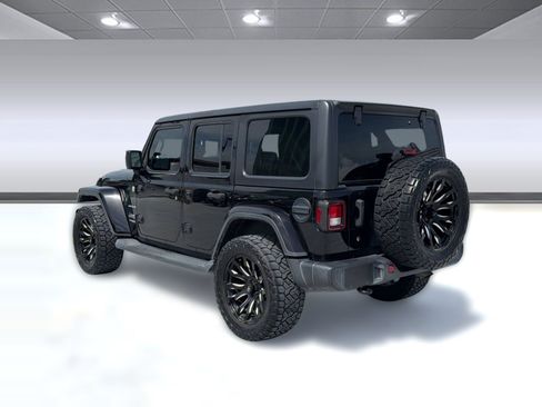 Used 2020 Jeep Wrangler Unlimited Sahara AWD/4WD image 3
