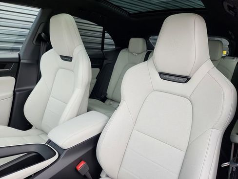 New 2025 Porsche Macan 4 Electric image 5