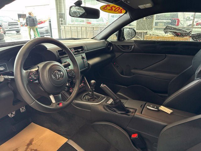 Used 2023 Toyota GR86 Premium w/ ALL Weather Mat Package (TMS) RWD image 10