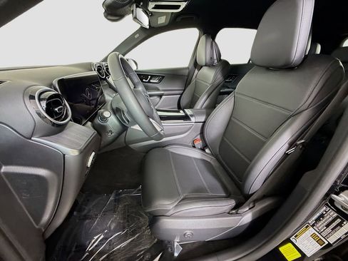 Used 2025 Mercedes-Benz GLC 300 image 20