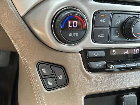 Used 2018 GMC Yukon SLT w/ Open Road Package AWD/4WD image 14