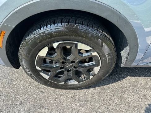 Certified 2024 Kia Sorento S FWD image 30