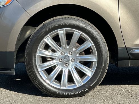 Used 2012 Lincoln MKX Base image 25