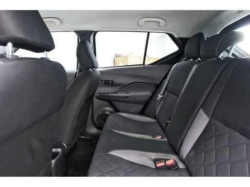 Used 2020 Nissan Kicks S FWD image 10