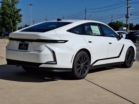 New 2026 Lexus ES 350h AWD image 4