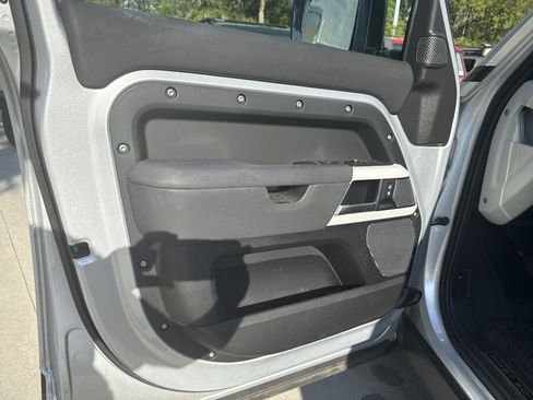 Used 2020 Land Rover Defender 110 First Edition AWD/4WD image 7