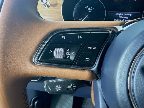 Used 2023 Bentley Bentayga Extended Wheelbase AWD/4WD image 20
