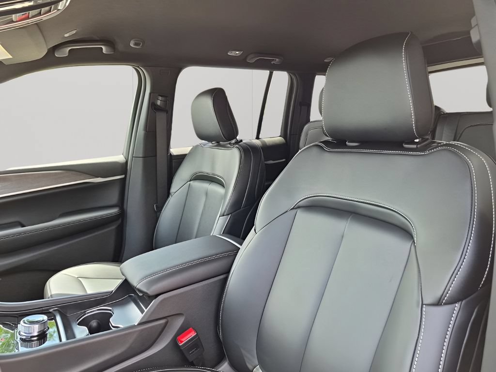 New 2026 Jeep Grand Cherokee Limited RWD image 30