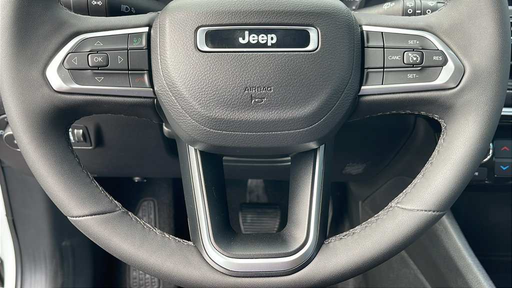 Used 2026 Jeep Compass Latitude AWD/4WD image 28