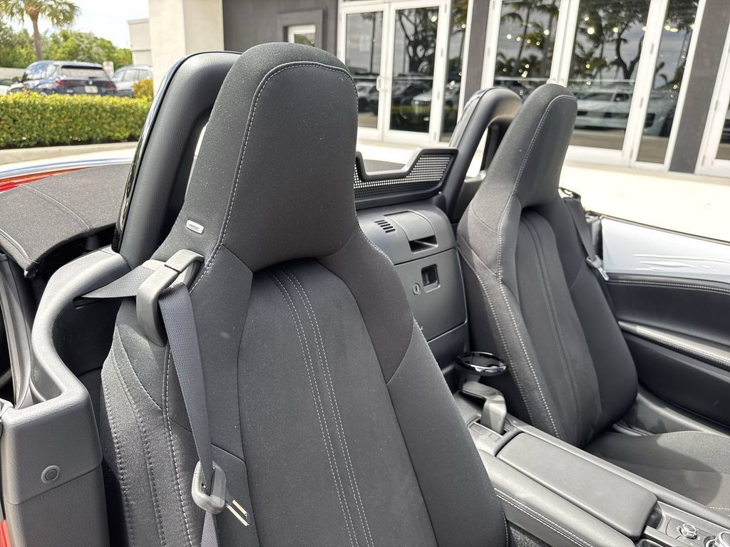 New 2026 MAZDA MX-5 Miata Club w/ Interior Package RWD image 16